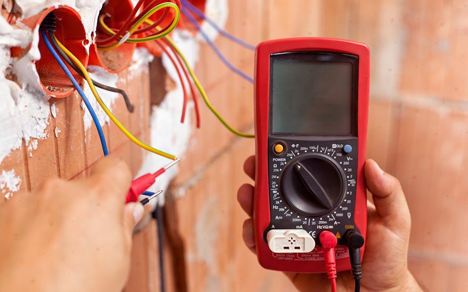 taux horaire électricien Magny-les-Hameaux